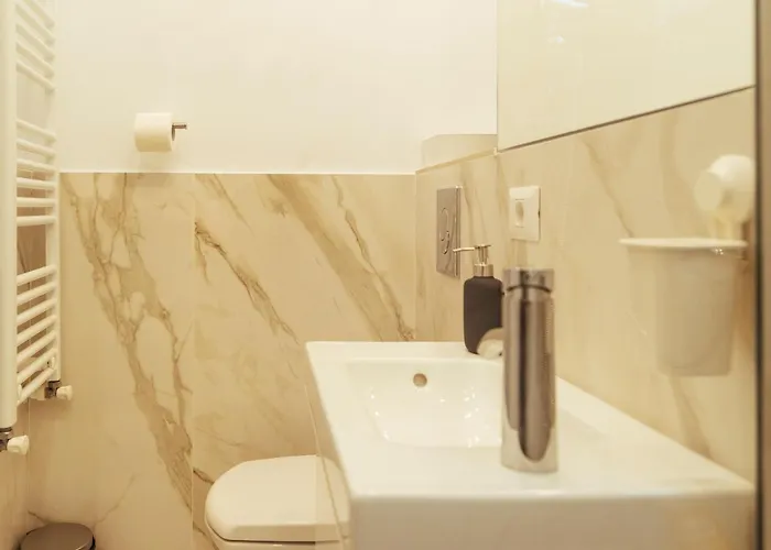 Beautiful - Location - Amazing Balcony Apartment Bucharest